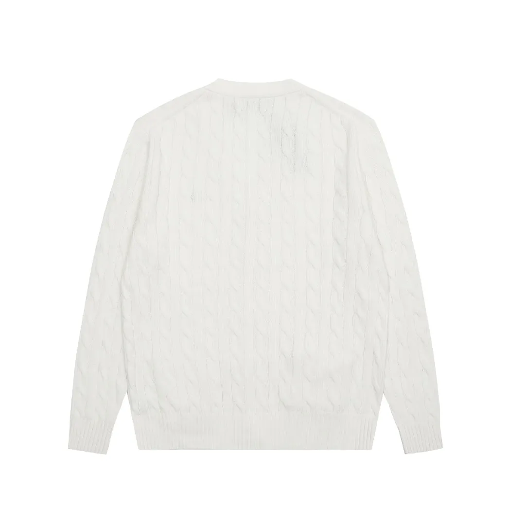 🅿️270 "Top quality" Style number: DS013# [Ralph Lauren V-neck solid color pony embroidered logo twist knitted cardigan] ✅Ralph Lauren classic basic versatile all-season couple knitted cardigan jacket ✅Main supplier platform live broadcast Wholesale entity Replacement if out of stock No removal from shelves ✅ZP quality 1:1 version Scan the code to enter the GF website Counter quality ✅Detailed quality The only one in Guangzhou Imported quality cotton yarn Focusing on high-end, cost-effective, good quality, needless to say. ✅The version is restored to the original. The maximum size can be worn up to 200 pounds. Loose, comfortable and stress-free. ✅The upper body is simple and easy to match. A must-have for ootd. Good-looking clothes are never picky. A must-have for couples with the same style. Size: S-XL. Color: black, navy, off-white, gray, light blue, khaki.